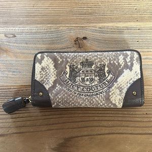 Vintage & Authentic Juicy Couture Wallet